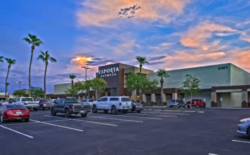 Phoenix's Plaza 32 sells for $180 per square foot