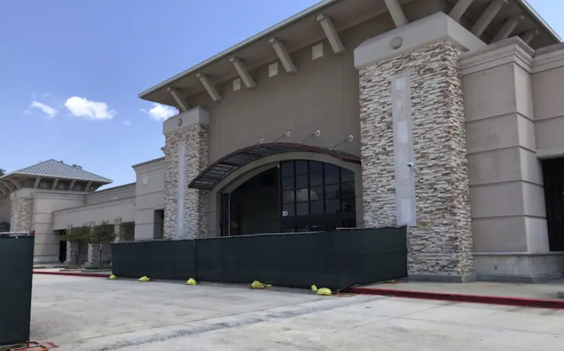 Tesla to open Woodlands showroom.
