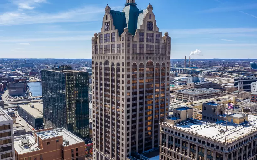 CBRE Arranges $28.75M Sale of Milwaukee Office Complex