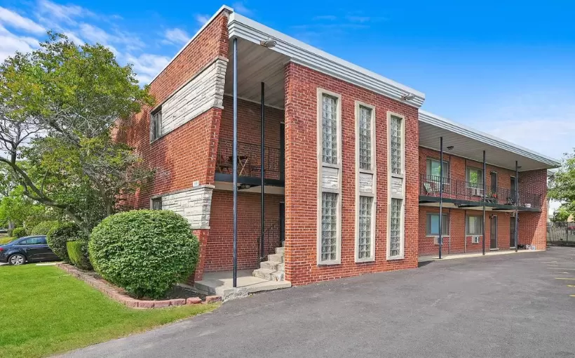 Marcus & Millichap Arranges Lombard, Illinois Apartment Sale