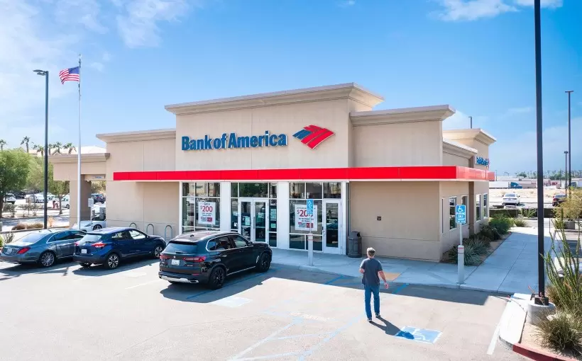 Hanley Investment Group arranged the sale of a Bank of America branch in Palm Desert at the year's lowest cap rate on a BofA in California