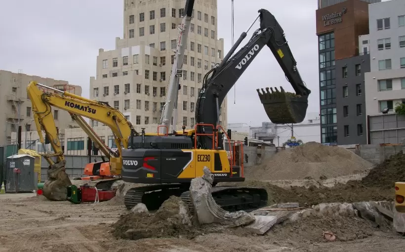 CA Volvo electric excavator Skanska