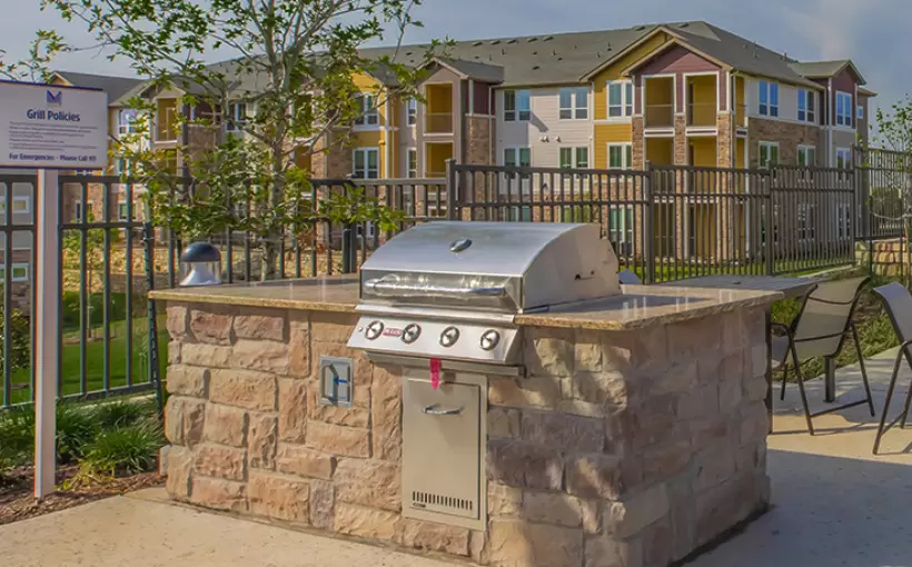 Roers looking to build 371 unit apartments by Austin Bergstrom Int