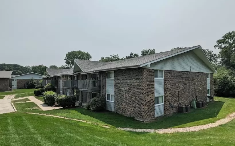 33 Realty Tapped to Market Willowbrook Deconversion Property