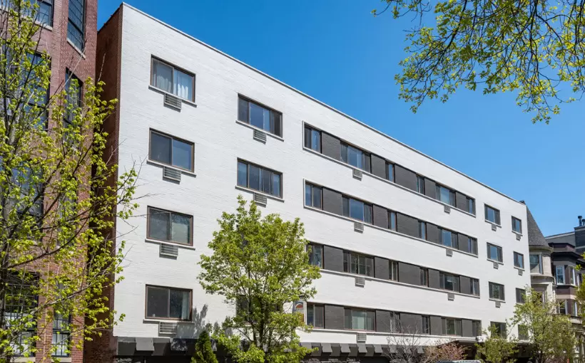 Lakeview Apartment Building Sells for $17.5M