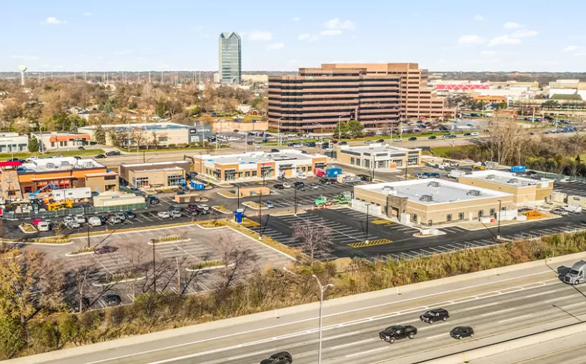JLL Arranges Sale of Newly Developed Retail Center in Oakbrook
