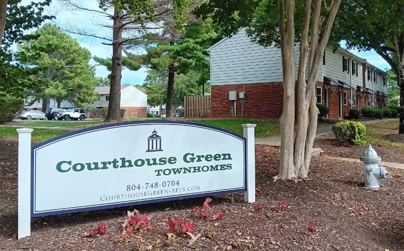 courthouse-green-sign-2048×1152