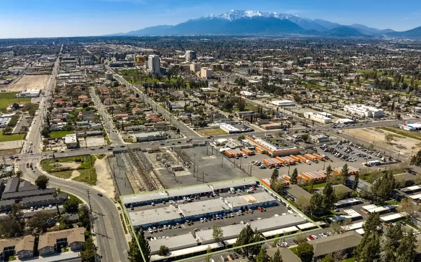 CA 360-458 E Rialto Avenue San Bernardino Courtesy of CBRE