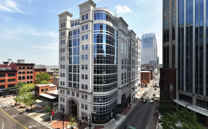 Dolly Parton Behind Move to Convert Nashville Office to Hotel