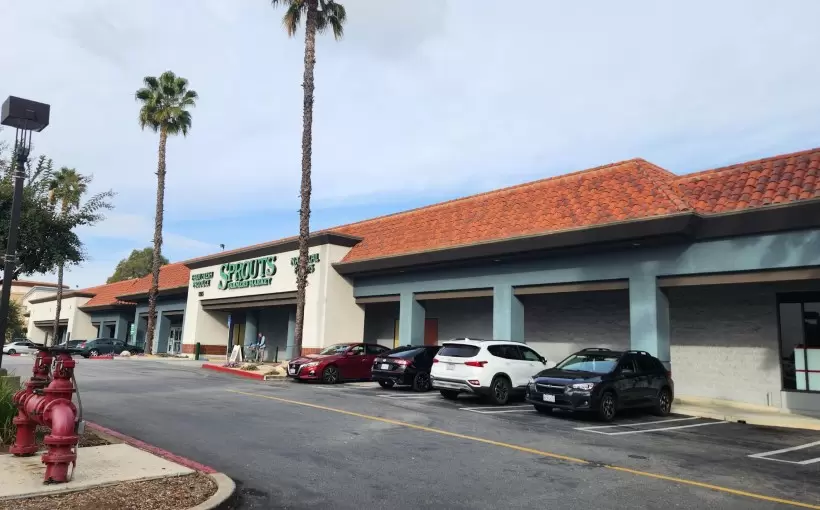 CA Foothill Plaza La Verne