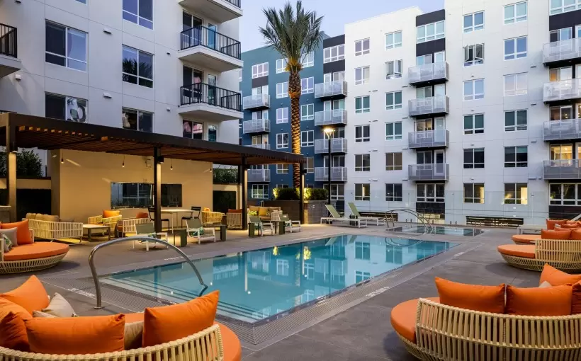 CA Margo at the Society apartments San Diego