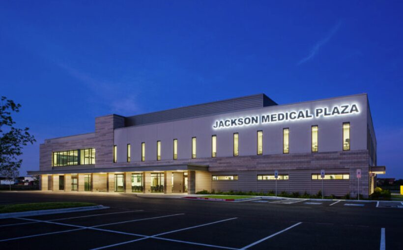 Jackson Medical Plaza opens in Mcallen