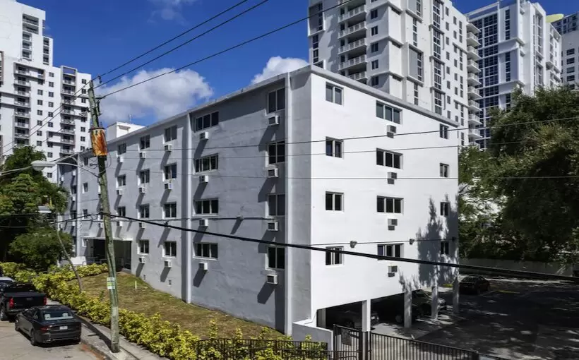 Menesse Brickell to be built on site of 4-story apartments in Miami