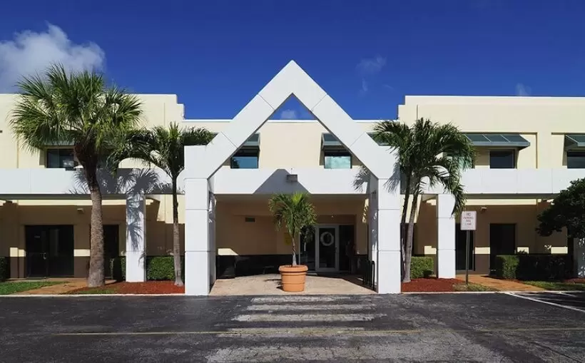 Broward County buys Ft. Lauderdale medical center