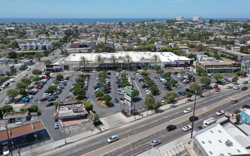 CA Lincoln & Rose Shopping Center Venice