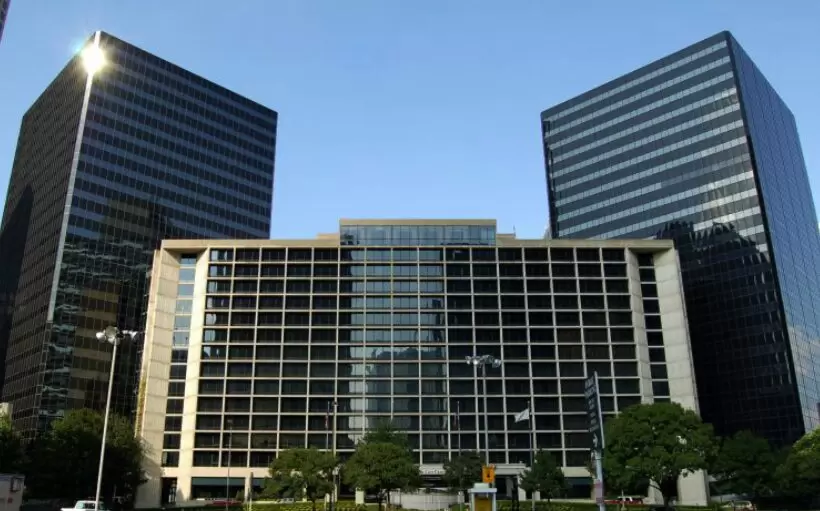 Newmark lands Plaza of the Americas leasing assignment
