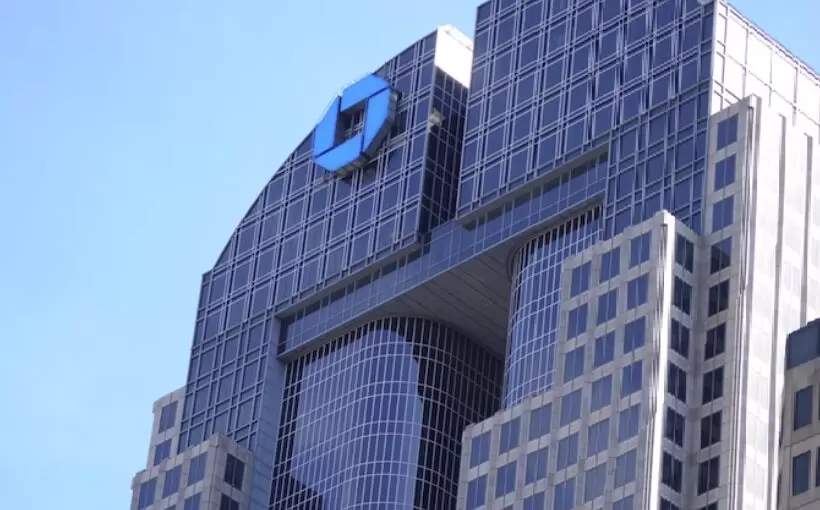 Chase bucking trend and opening more DFW branches