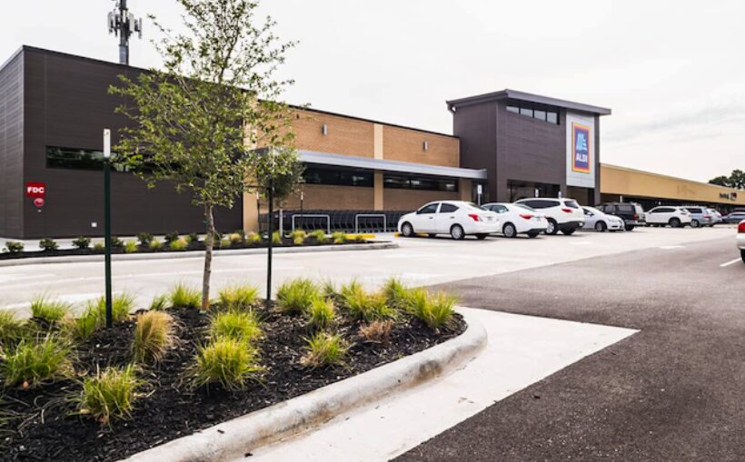 Whitestone REIT acquires Garden Oaks shopping center in Houston