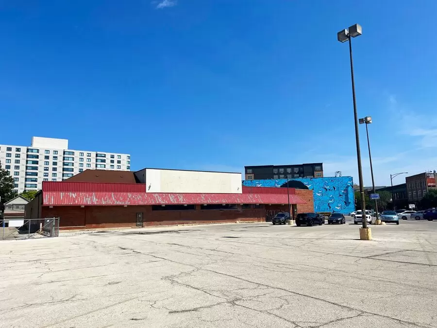 2053 N Milwaukee