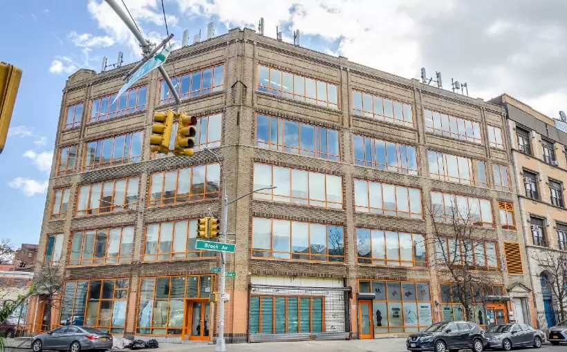 3144 Third Ave Building Photo 1