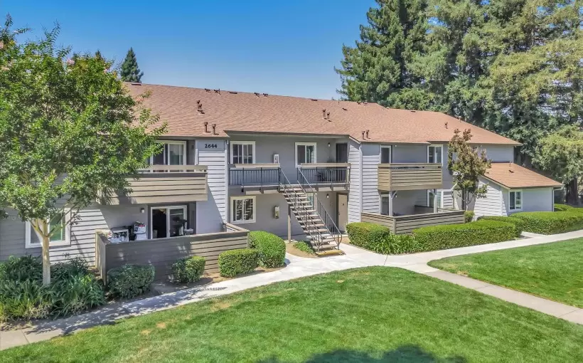 CA Creekside Park apartments Napa