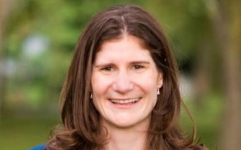Jenny Fauth Headshot
