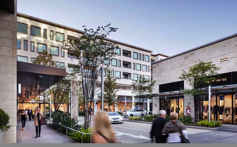 Fertitta pays $450M for River Oaks District