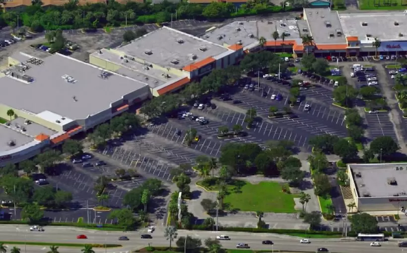 Pompano Beach shopping center owner takes big hit on sale