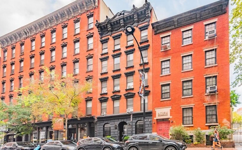 321 W 16th St