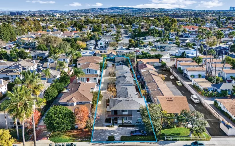CA 2666 Orange Ave Costa Mesa