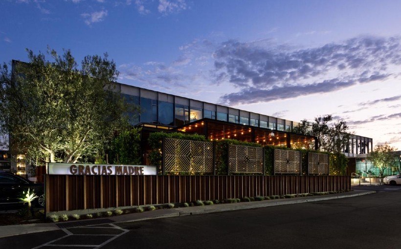 CA Castaway Commons Newport Beach