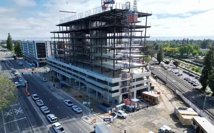 CA Valley Healthcare San Jose tops out PMB