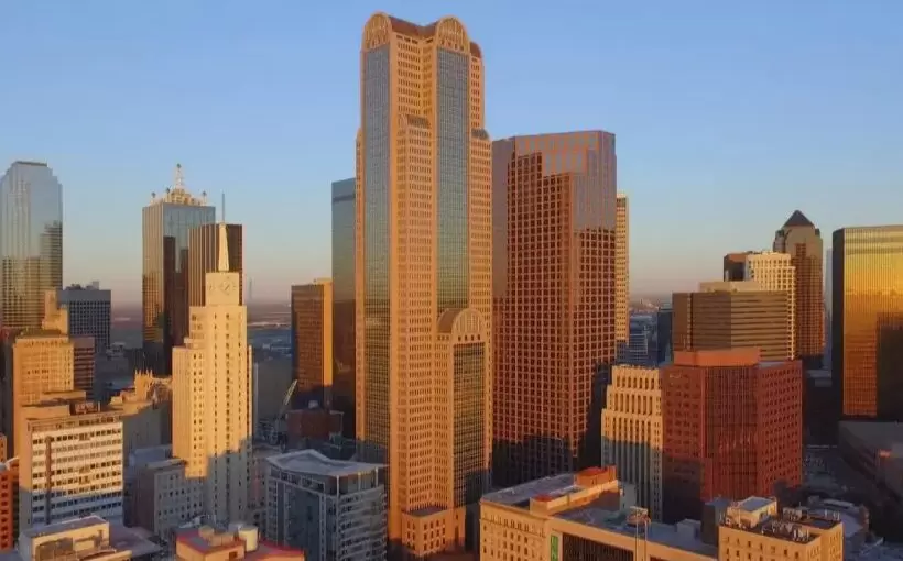 Lender takes over Dallas' Comerica Tower