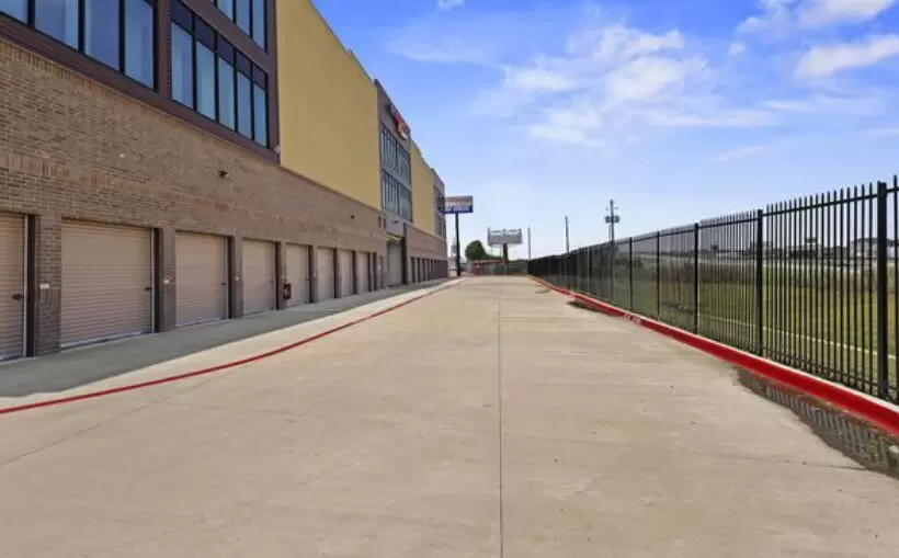 Hines, Trez refi 13 DFW self storage facilities