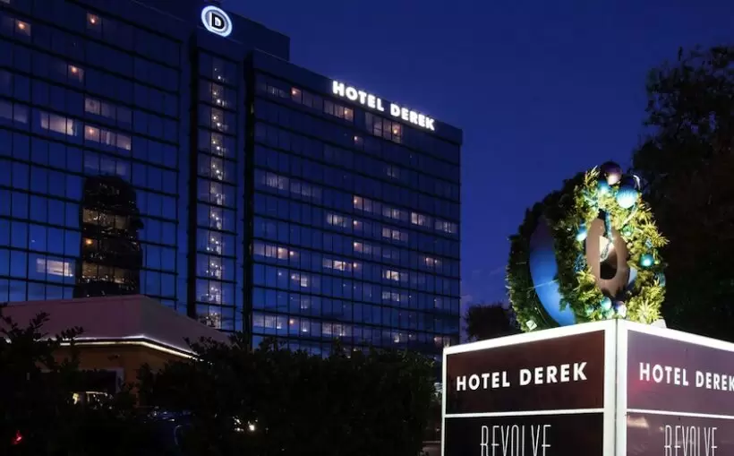 Hotel Derek to close