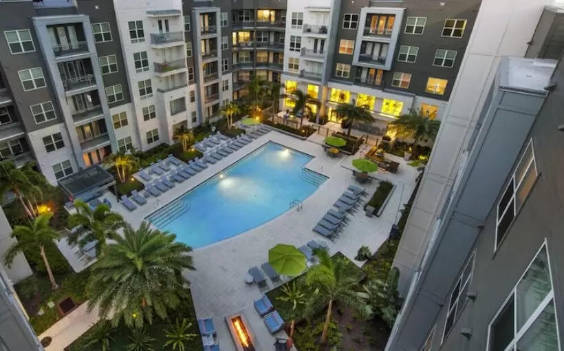 Tampa apartments sell for 30% discount