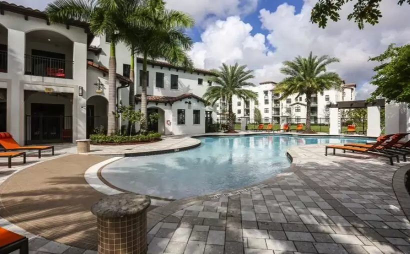 AMLI Doral Apartments trade for $139.25M