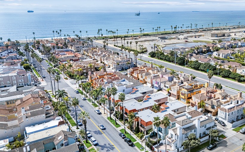 CA 22nd Street fourplexes Huntington Beach outline