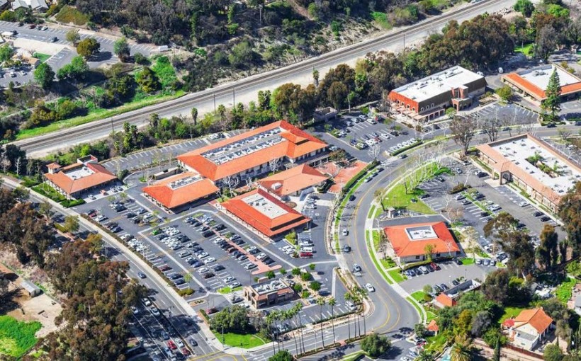 CA 26137 La Paz Rd Mission Viejo large
