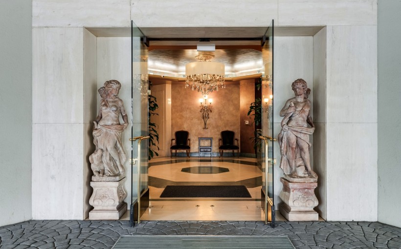 Photo inspiration: Picture Idea: Luxury La Apartments Fetch More Than 1 5M Unit