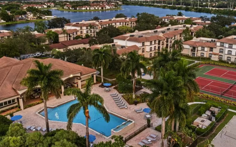 Eaton Vance pays $63M for Harbour Cove apartments in Pembroke Pines