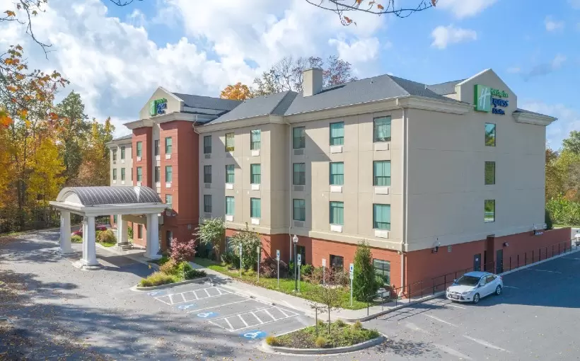 Holiday Inn Express & Owings Mills (1)