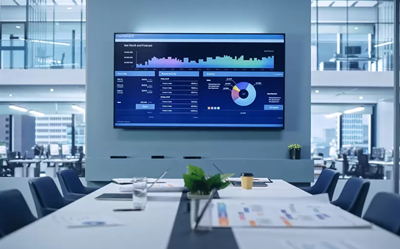 Modern,Empty,Meeting,Room,With,Big,Conference,Table,With,Various