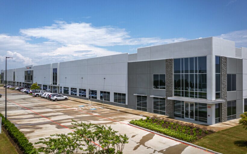 Boulevard Oaks acquired by Hines