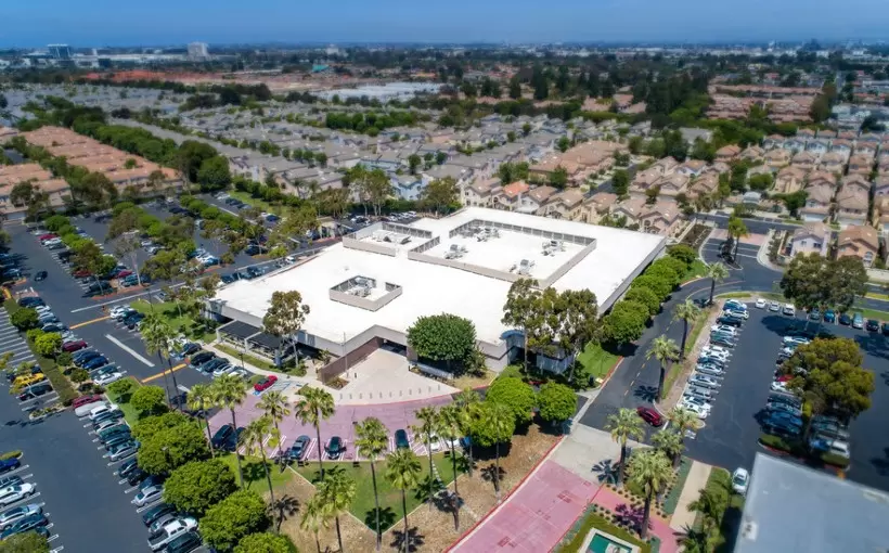 CA 2325 Crenshaw Boulevard Torrance