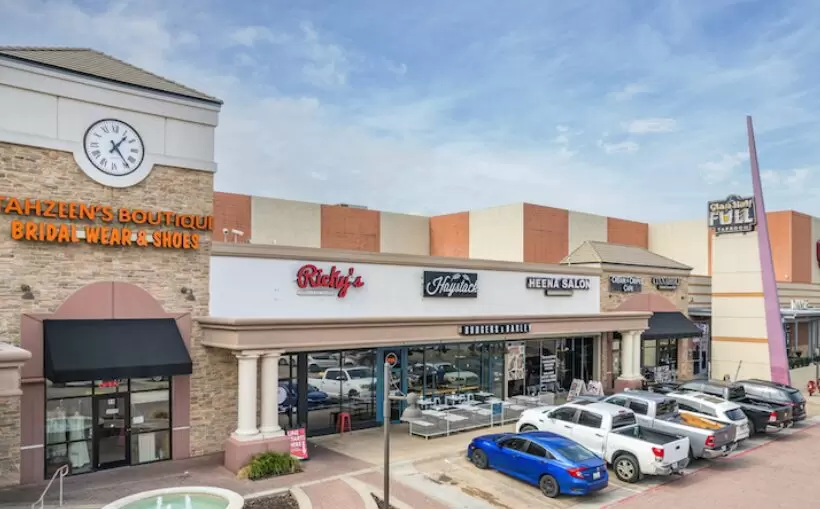 Silver Star unloads Richardson retail center to JAH