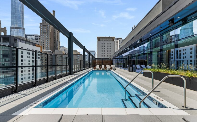 02-the-saint-grand-roftop-pool