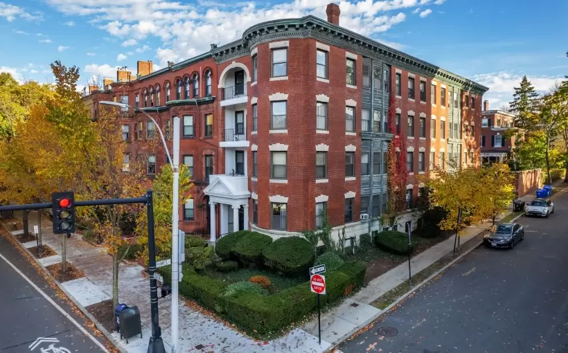 BOS 1093 Beacon Street Brookline