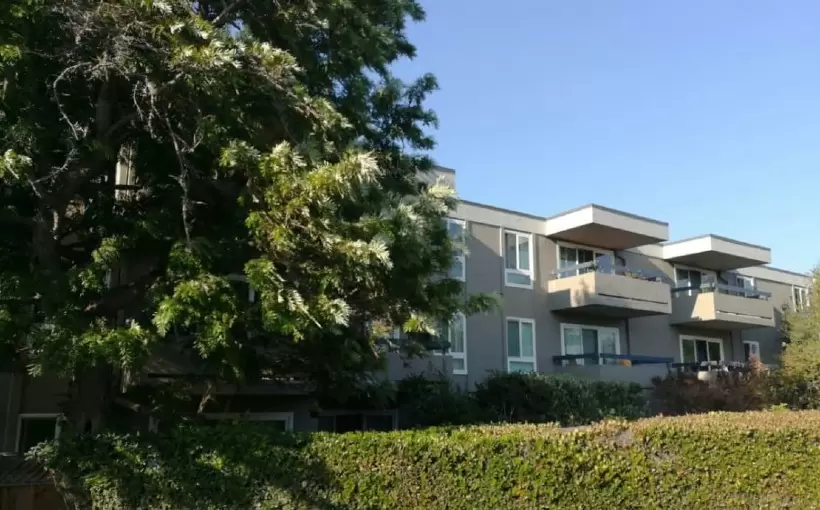 CA Oakview apartments San Mateo