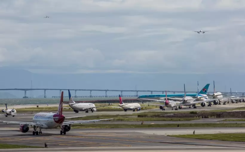 CA San Francisco International Airport runway